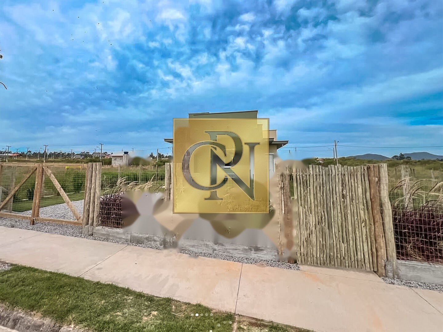 Casa com 2 Suítes no Loteamento Bosque, Sambaqui