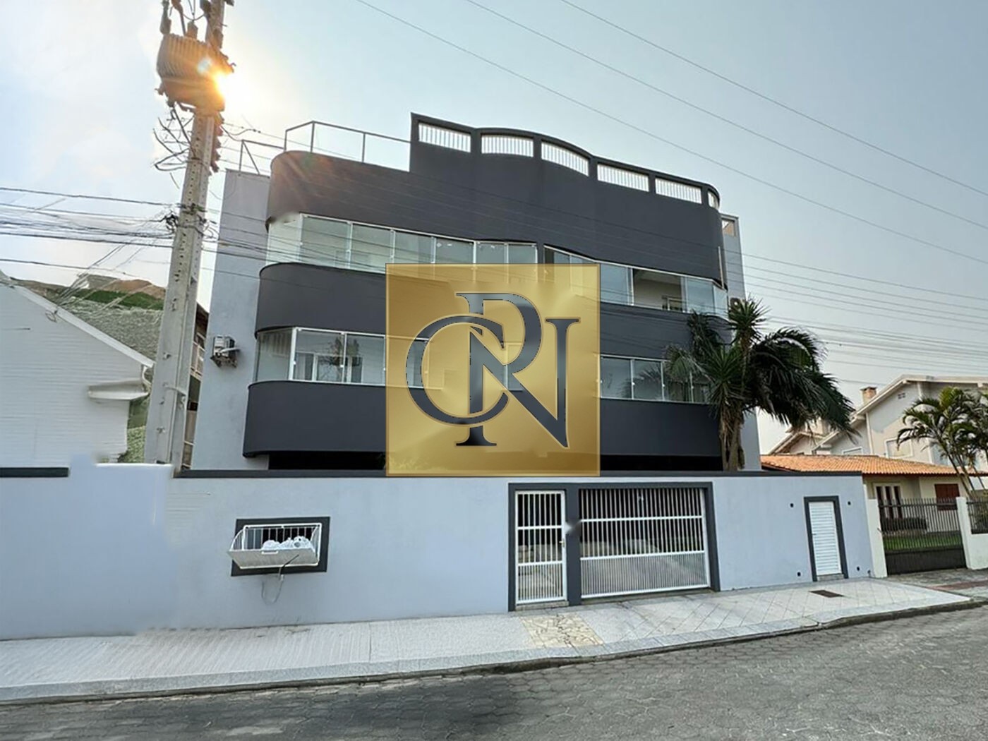 Apartamento Vista Mar Semimobiliado com 2 Quartos a 50m da Praia da Vila